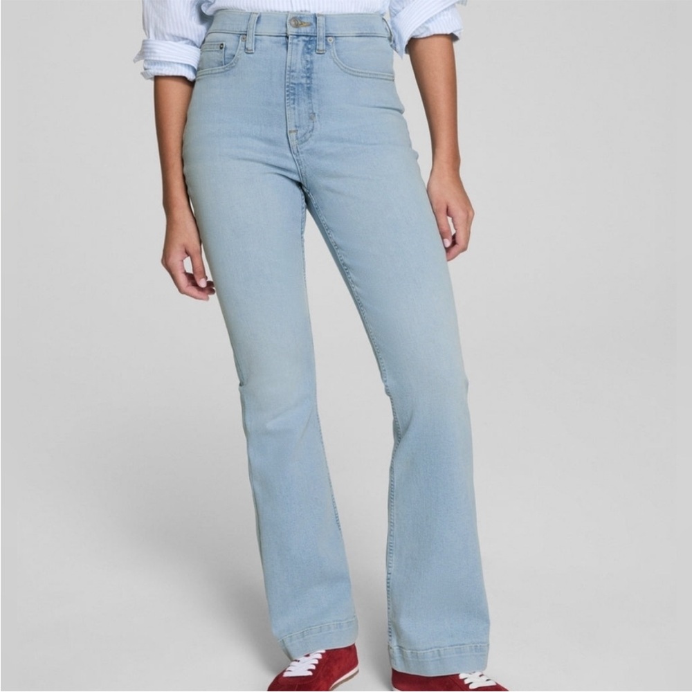 Spanx Lycra Fitsense Flare Jean - Turner Wash size 4